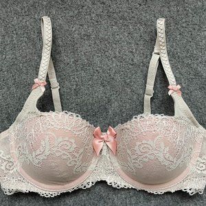 Last Call: NWOT DKNY Lightly Lined Lace Bra